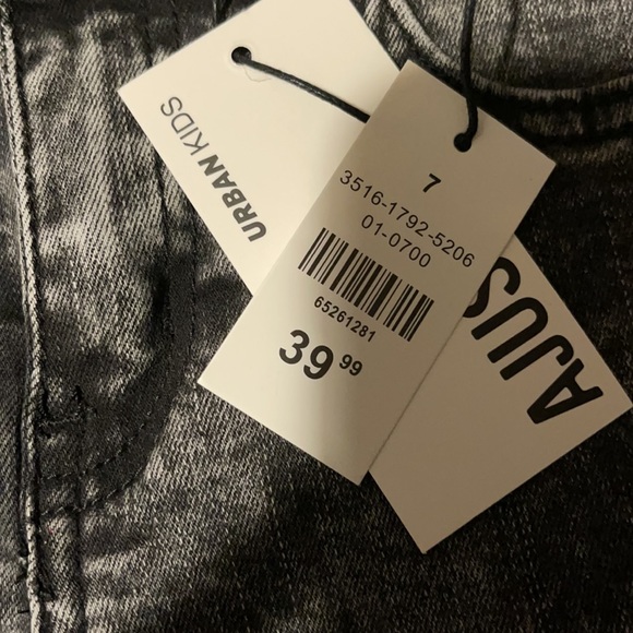 Kids size 7 “jeggings” - Picture 2 of 3